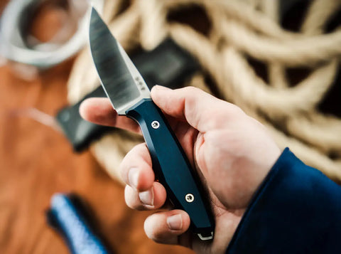 Böker Daily Knives AK1 Droppoint MagnaCut Blue – EDC Fixed Blade, Aluminium Griff, Made in Solingen Böker Manufaktur Solingen