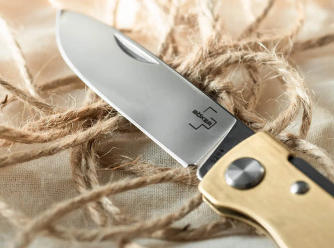 Böker Plus Atlas Brass Taschenmesser – Messinggriff, 12C27 Stahl, Slipjoint, Vintage Böker Plus