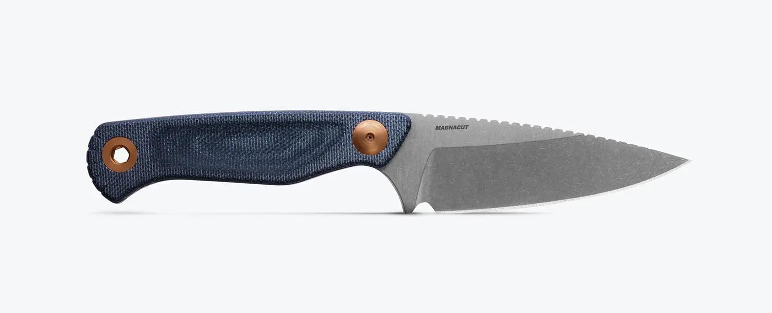Benchmade 203-04 Dacian Stonewash – MagnaCut Fixed Blade mit Denim Micarta & Lederscheide Benchmade