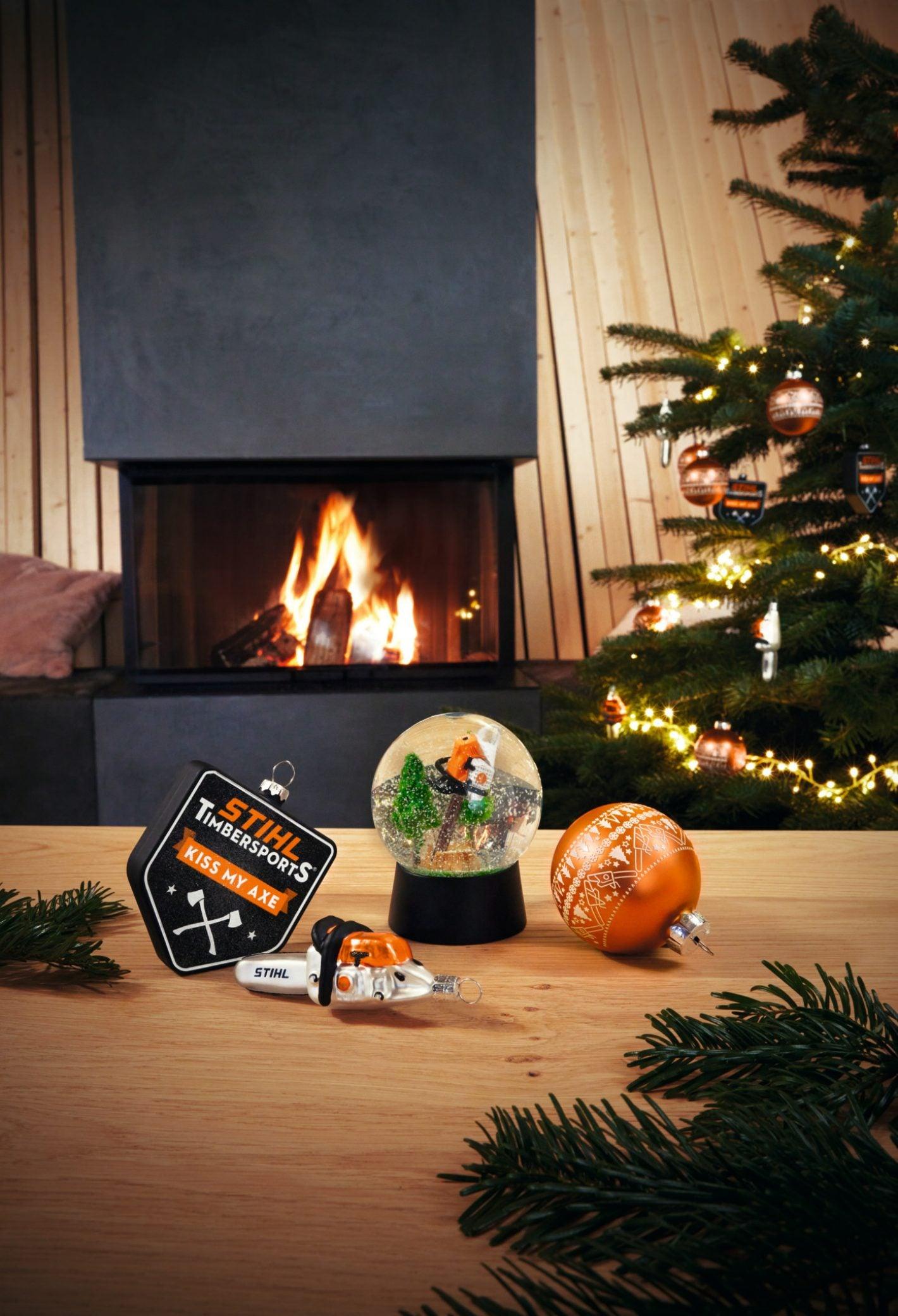 STIHL Weihnachtsbaumkugel Motorsäge