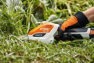 STIHL HSA 26 Strauchschere Set mit Akku AS 2, Ladegerät AL 1 und Tragetasche