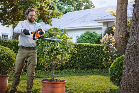 STIHL HSA 40 Akku-Heckenschere inklusive zwei Akkus AS 2 & Ladegerät AL 1