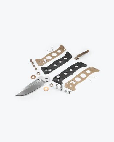 Benchmade 273-03 Mini Adamas – CPM-MagnaCut | Carbon Fiber | AXIS Lock Benchmade