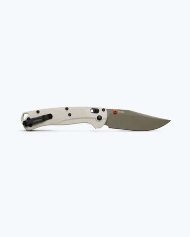 Benchmade 15536GN-01 Taggedout – Tan Grivory, Elmax, AXIS Lock, SelectEdge® Benchmade