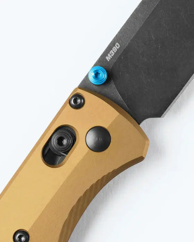Benchmade 535BK-07 Bugout – Burnt Brass Aluminium, M390, AXIS Lock Benchmade