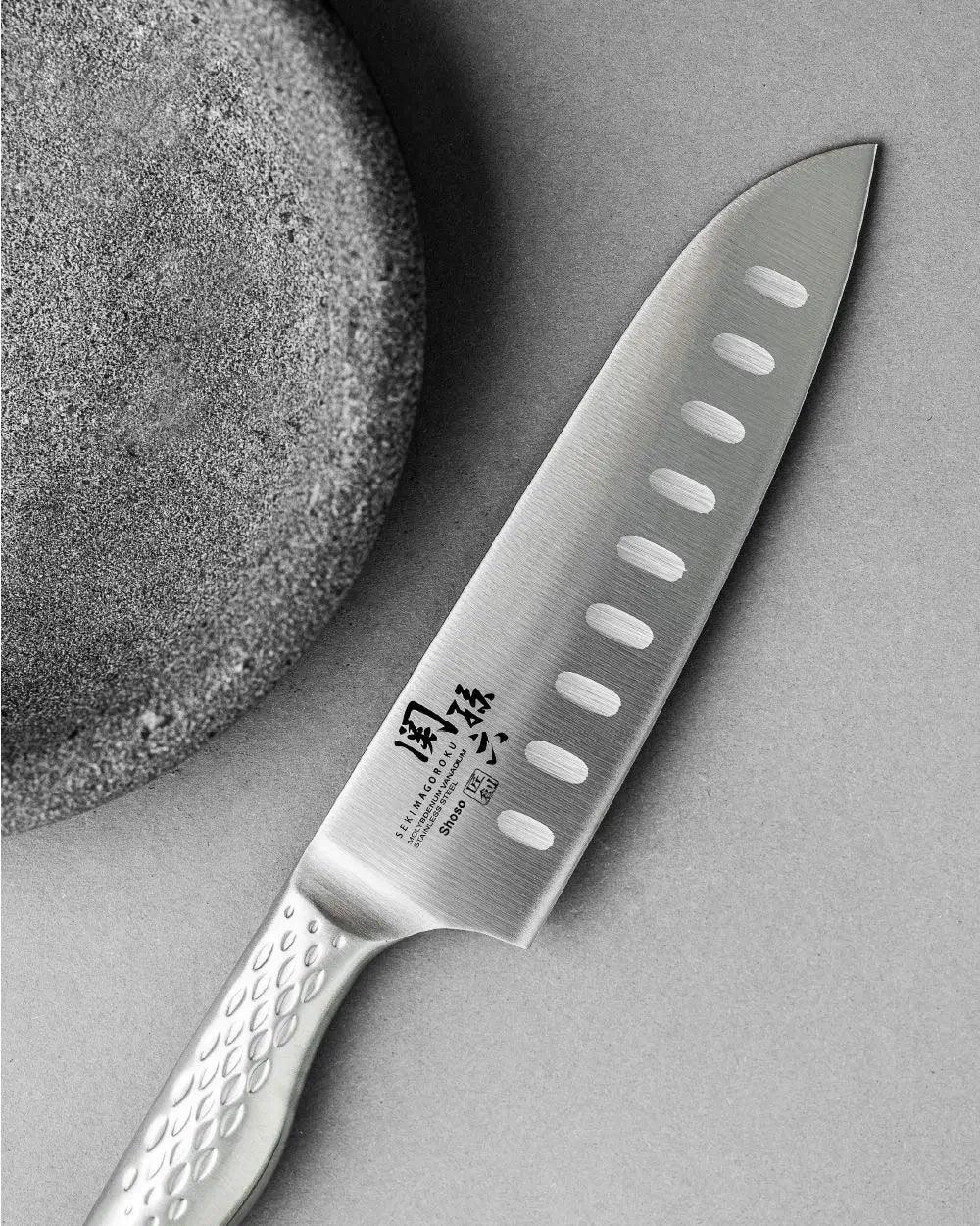 Kai Seki Magoroku Shoso Santoku mit Kullenschliff AB-5157 Klingenlänge 16,5 cm